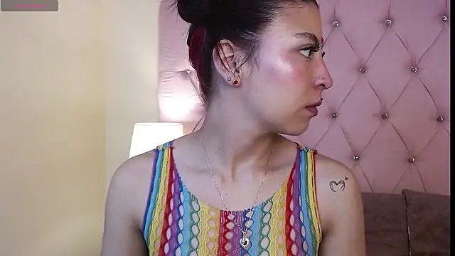 Hillary Thomson online show from 24, 11, 2025