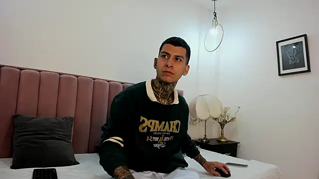 Andrew sanders68 online show from 20, 12, 2025