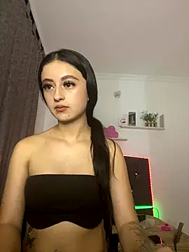 Snapshot of SOL_EF chatting on 28, 11, 2025 SOL EF online show from 28, 11, 2025