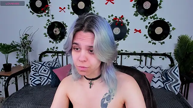 LiraBelle online show from 13, 4, 2026