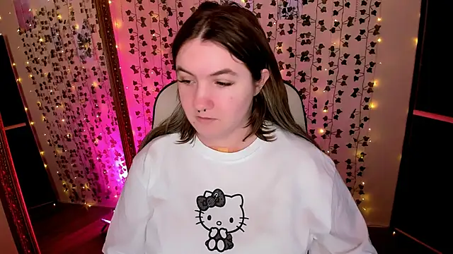 lovelyy julia online show from 7, 3, 2026