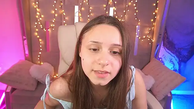 TinyNatalie online show from 8, 5, 2026