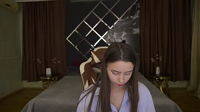 TinyNatalie online show from 13, 12, 2025