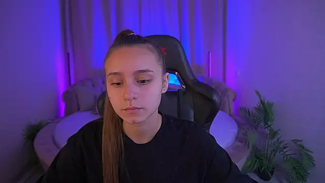 TinyNatalie online show from 24, 11, 2025