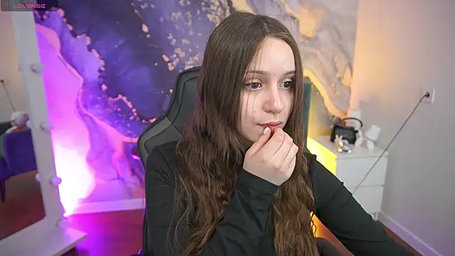 TinyNatalie online show from 18, 4, 2026