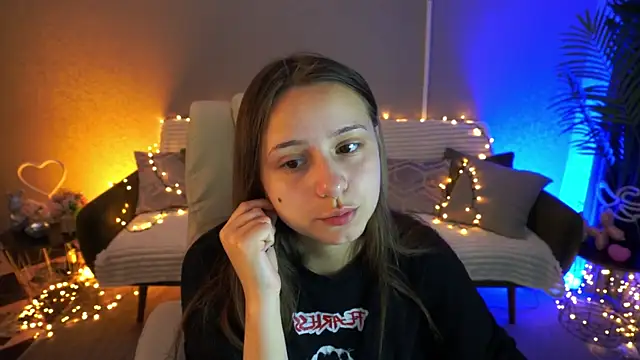TinyNatalie online show from 17, 5, 2026