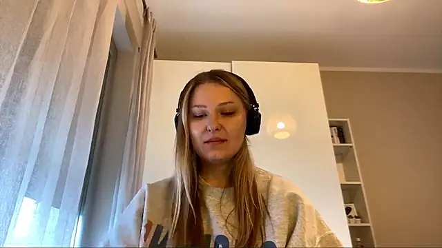 BrianneVaneps online show from 4, 12, 2025