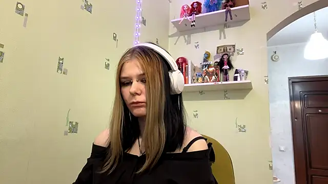 TraceeSchutt online show from 21, 12, 2025