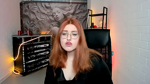 StaceyJensen online show from 22, 11, 2025