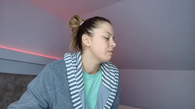 Snapshot of KateAllyaa chatting on 12, 1, 2026 KateAllyaa online show from 12, 1, 2026