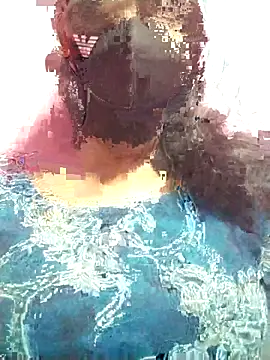 Snapshot of honeygirl6996 chatting on 20, 12, 2025 honeygirl6996 online show from 20, 12, 2025