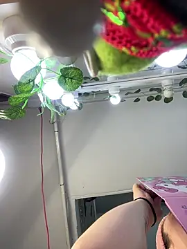 Kitty Bms  online show from 18, 12, 2025