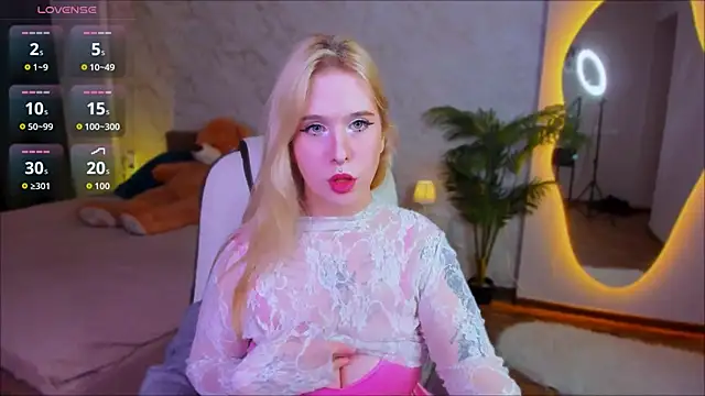 FrostLuna online show from 26, 11, 2025