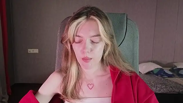 MILLIE MUR online show from 22, 12, 2025