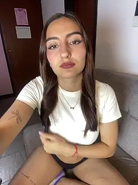 ZoeJohnson Pink online show from 7, 2, 2026