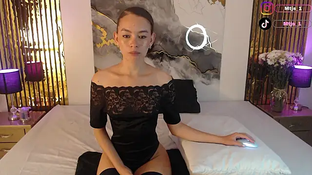 MiticaBrennet  online show from 21, 2, 2026