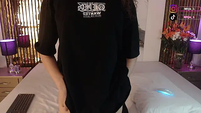 MiticaBrennet  online show from 4, 3, 2026