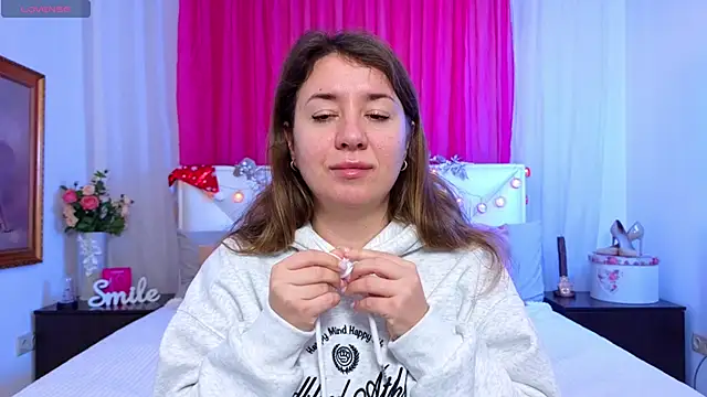 Leona Rae online show from 19, 12, 2025