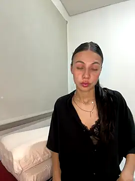 Snapshot of heyitsmia chatting on 25, 11, 2025 heyitsmia online show from 25, 11, 2025