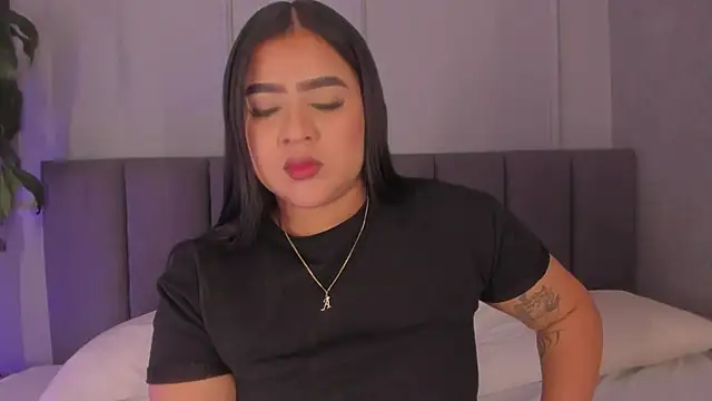 Snapshot of alejandrarojas_ chatting on 19, 6, 2026 alejandrarojas online show from 19, 6, 2026