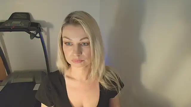 Snapshot of Sweet_Eira chatting on 13, 2, 2026 Sweet Eira online show from 13, 2, 2026