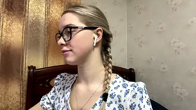 MichikoWienandt online show from 26, 11, 2025