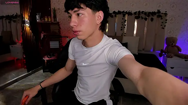 kaelwolf tay online show from 19, 2, 2026