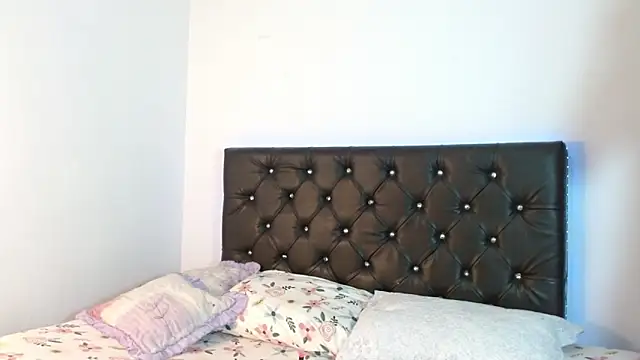 Ameliejoness  online show from 10, 5, 2026