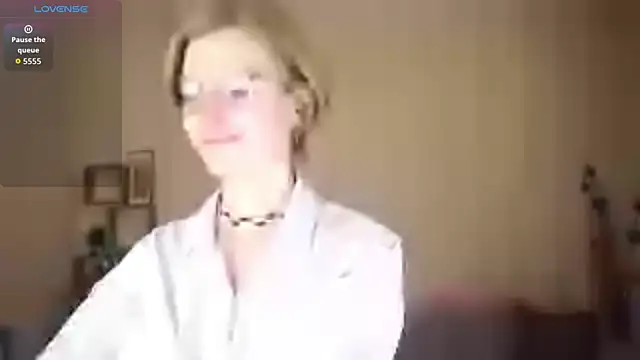 ToyaPletz online show from 10, 4, 2026