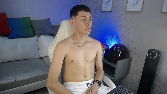 LoganFoster  online show from 18, 12, 2025