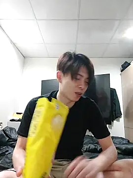 Snapshot of twtung_tung chatting on 27, 11, 2025 twtung tung online show from 27, 11, 2025