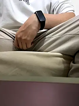 Snapshot of Daisuke_01 chatting on 4, 12, 2025 Daisuke 01 online show from 4, 12, 2025