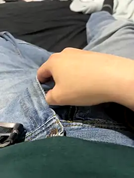 Snapshot of Daisuke_01 chatting on 21, 12, 2025 Daisuke 01 online show from 21, 12, 2025