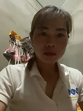 Snapshot of meganmeo chatting on 8, 5, 2026 meganmeo online show from 8, 5, 2026