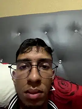 Snapshot of elvisioto chatting on 23, 11, 2025 elvisioto online show from 23, 11, 2025