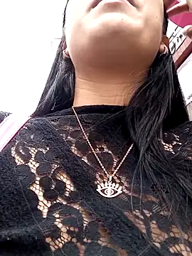  ArianaToro online show from 26, 11, 2025