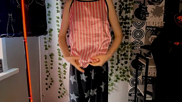 helgicuteness online show from 12, 2, 2026