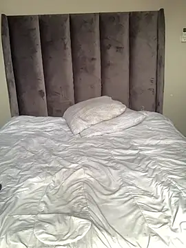 cuddlegiantbear online show from 28, 11, 2025