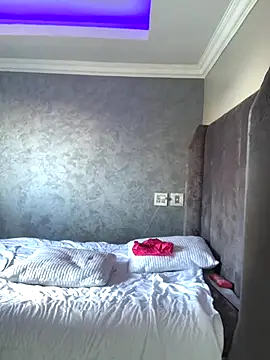 cuddlegiantbear online show from 23, 11, 2025