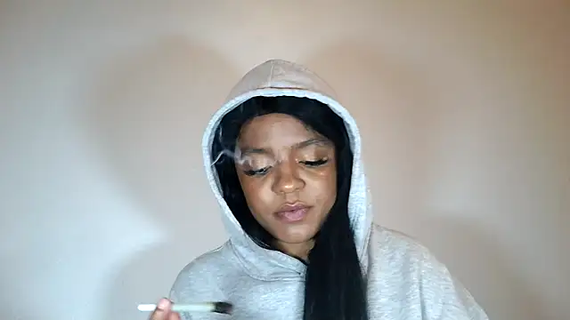 xoeewinters online show from 4, 12, 2025