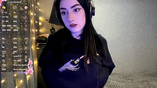 Meowluly online show from 22, 12, 2025