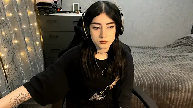 Meowluly online show from 17, 12, 2025