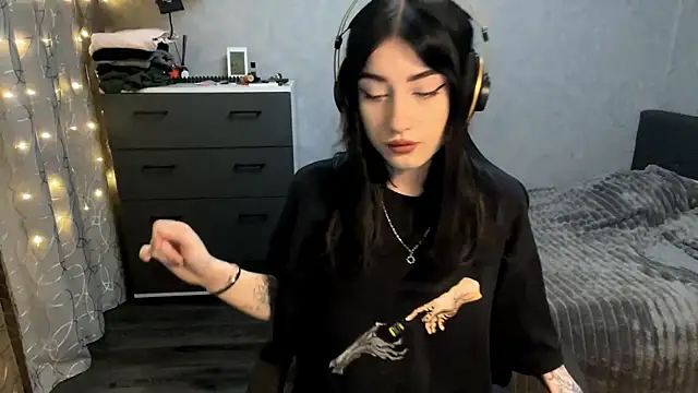 Meowluly online show from 18, 12, 2025