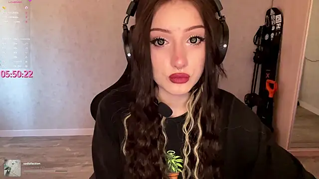 Meowluly online show from 22, 4, 2026