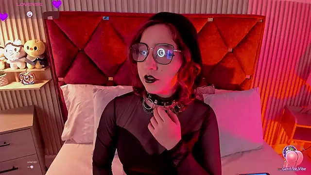 Kiri Velvet online show from 28, 4, 2026
