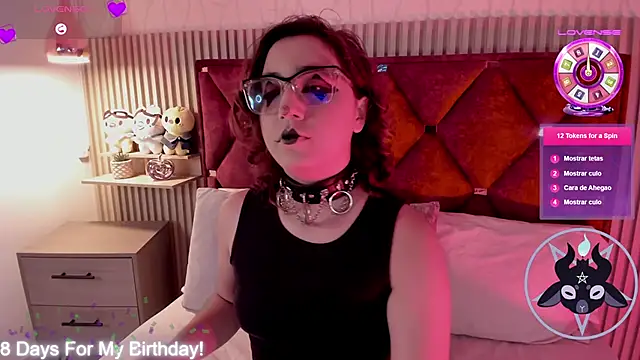 Kiri Velvet online show from 5, 5, 2026