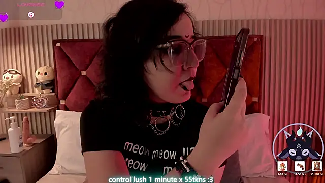 Kiri Velvet online show from 27, 5, 2026