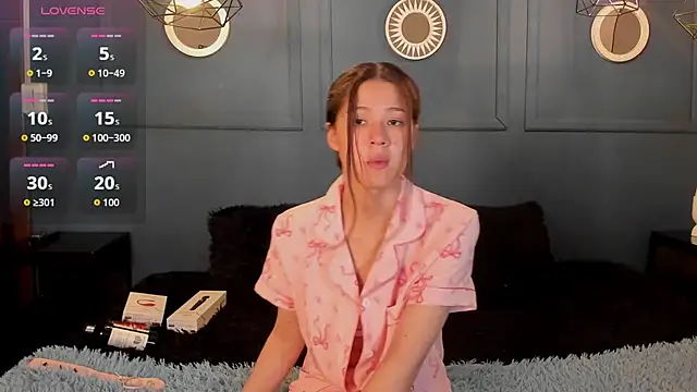 Snapshot of Skyy_bloom chatting on 4, 12, 2025 Skyy bloom online show from 4, 12, 2025