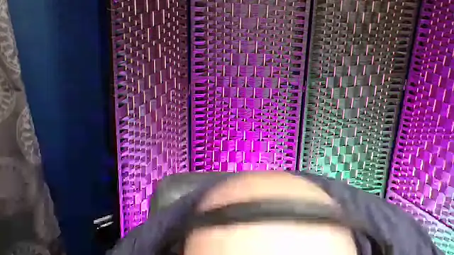 BigBearforCuddles online show from 23, 12, 2025