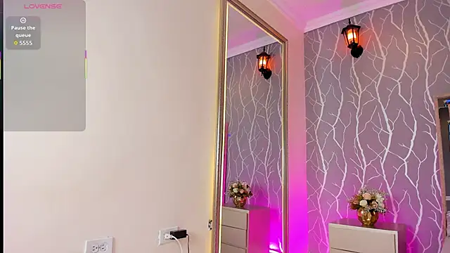 Julia rivers online show from 2, 12, 2025